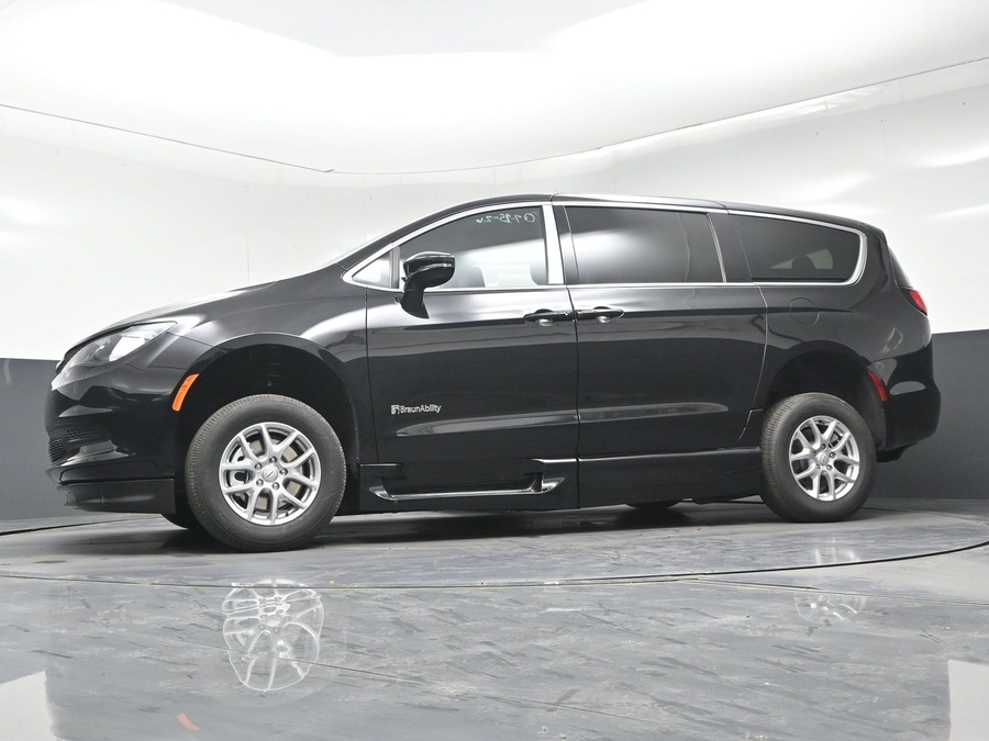New 2026 Chrysler Voyager LX - BraunAbility Side Entry Fold Out Automatic Ramp