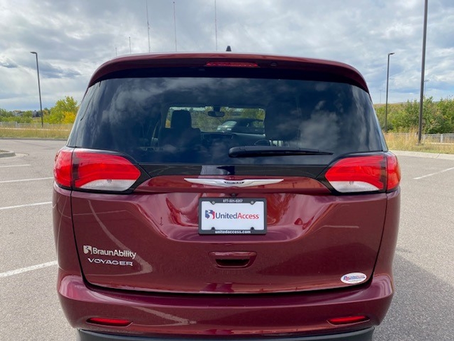 Used 2021 Chrysler Voyager LXi - BraunAbility Side Entry Entry Fold Out Automatic Ramp