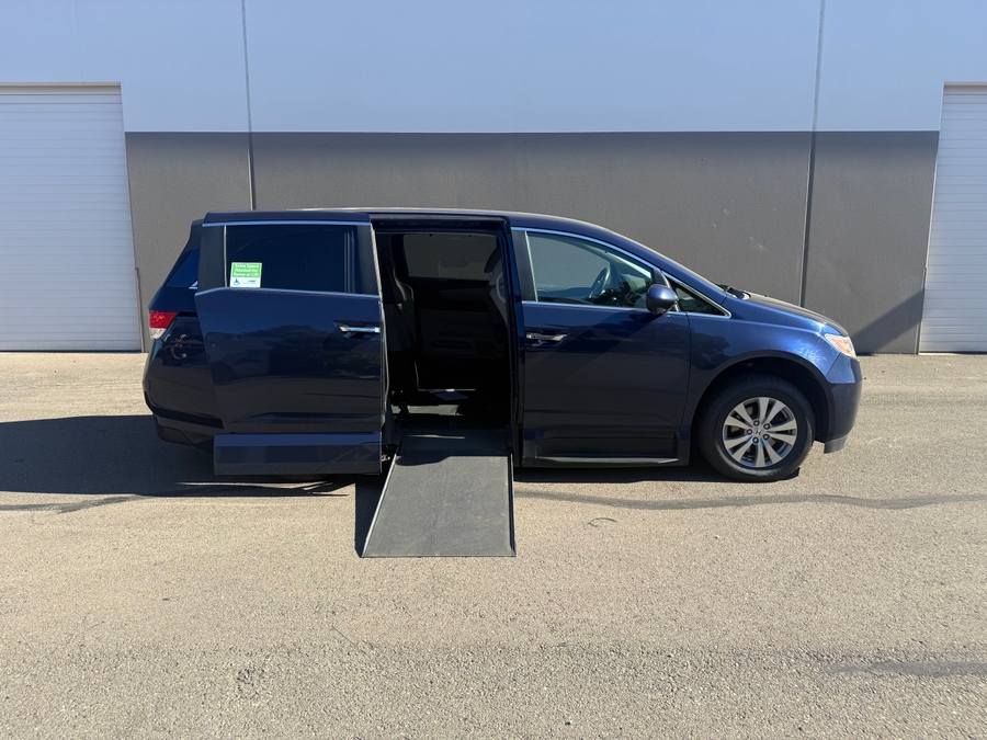 Celestial Blue Metallic Honda Odyssey image number 3