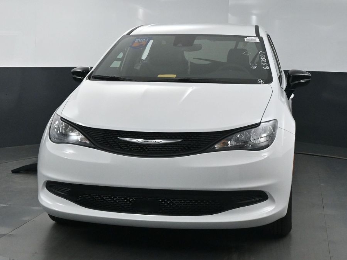 2025 CHRYSLER VOYAGER - Image 3