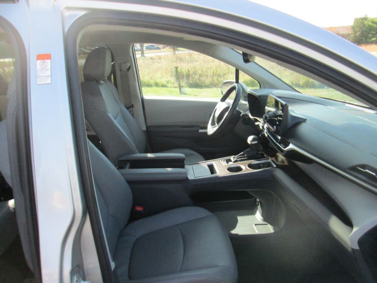 2024 TOYOTA SIENNA - Image 10