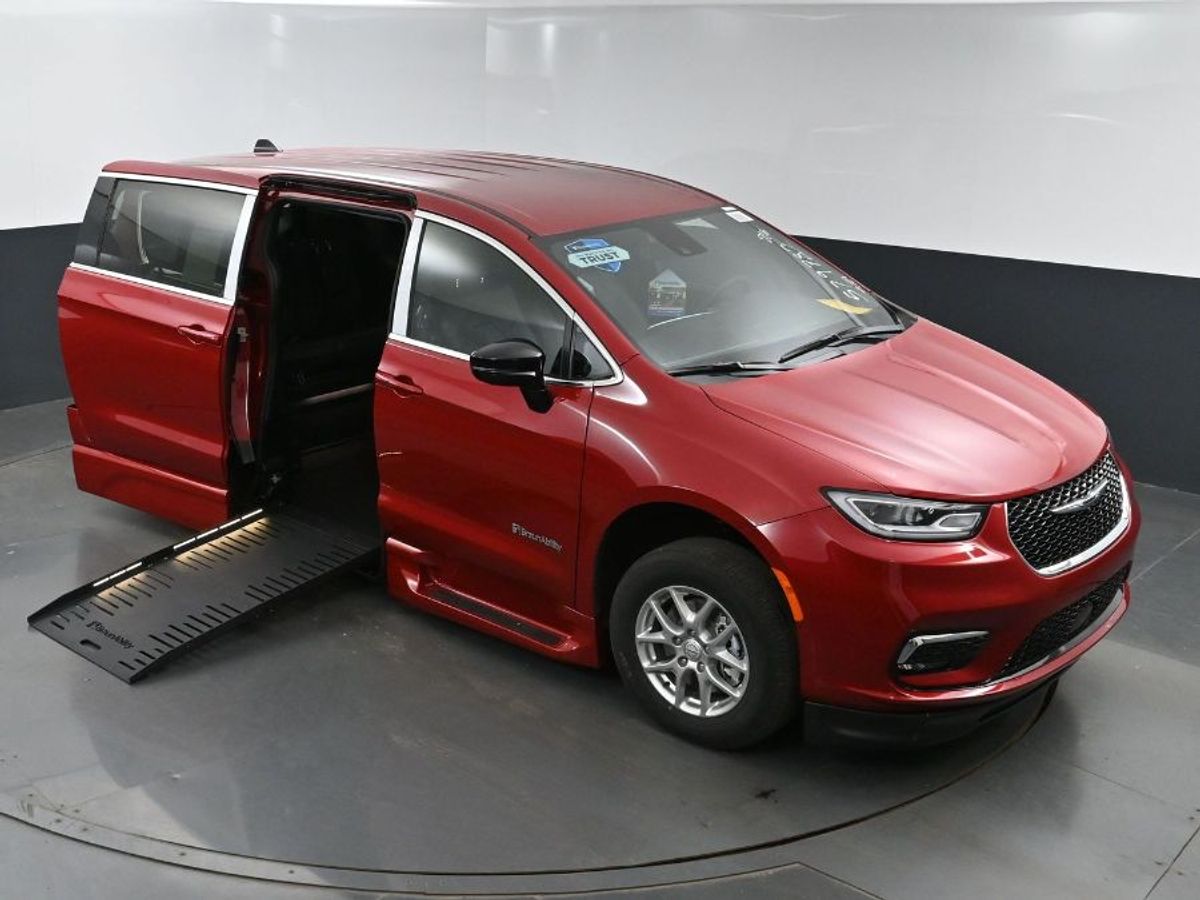 2025 CHRYSLER PACIFICA - Image 23