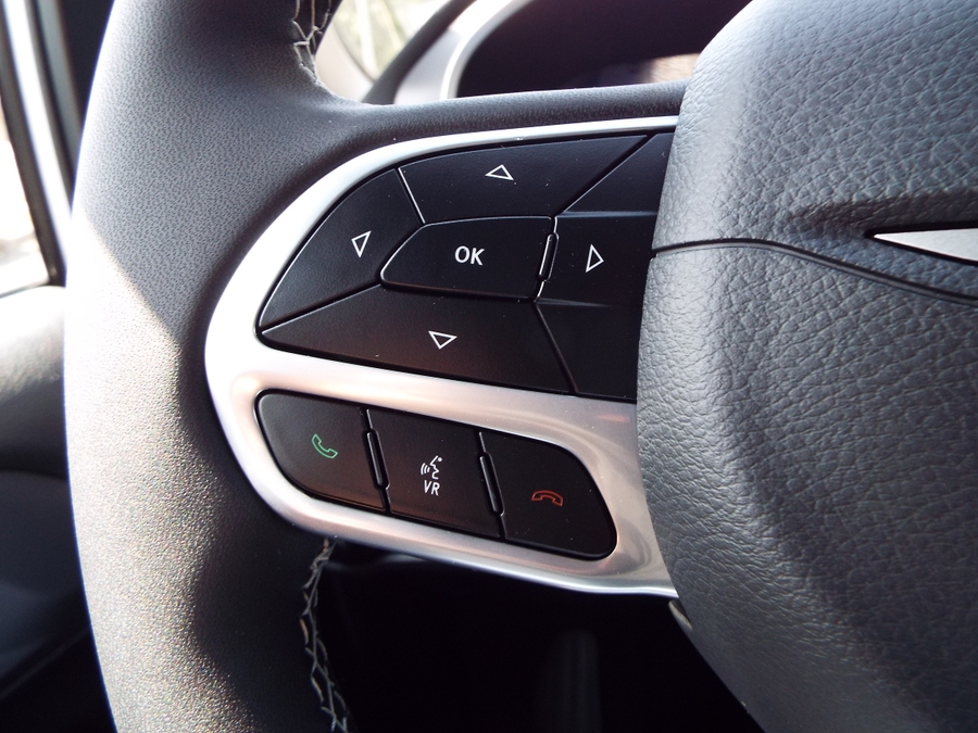 2027 Chrysler Voyager LX - Photo 10