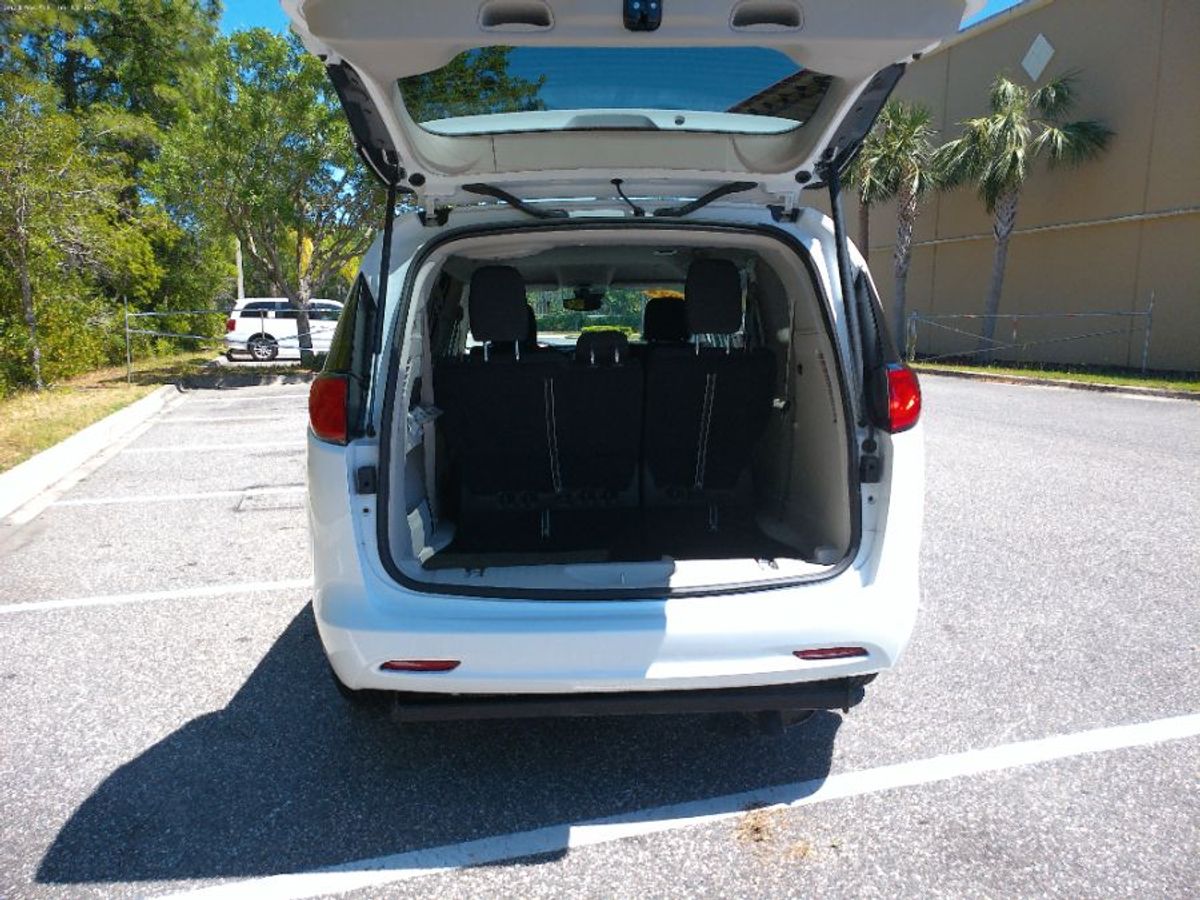 2024 CHRYSLER VOYAGER - Image 19