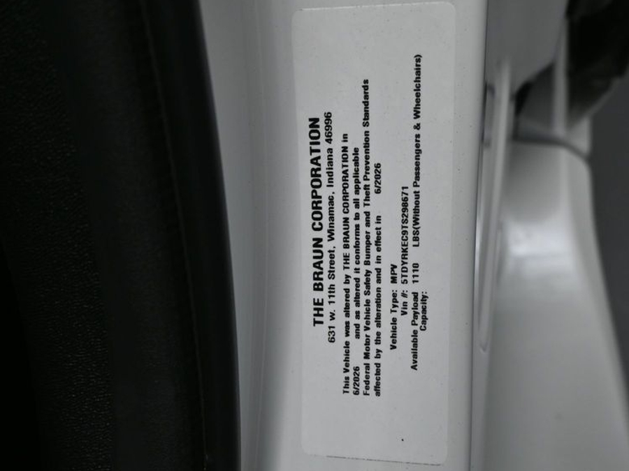 2026 Toyota Sienna XLE - Photo 19
