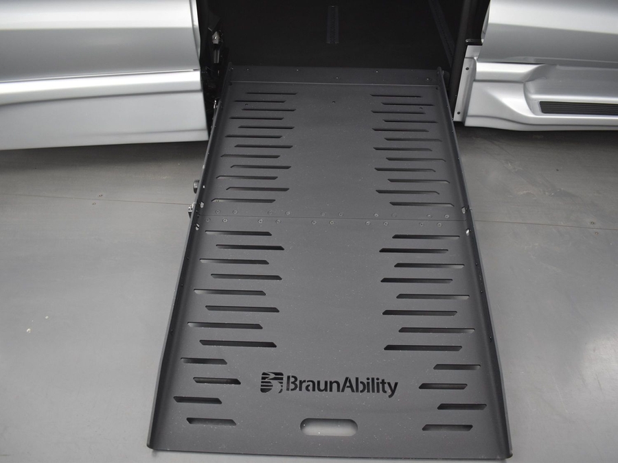 Used 2024 Chrysler Pacifica Touring L - BraunAbility Side Entry Entry Fold Out Automatic Ramp