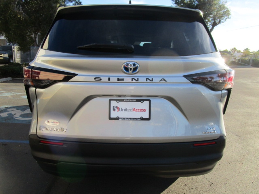 Used 2024 Toyota Sienna Hybrid XLE Base - BraunAbility Side Entry Entry Fold Out Automatic Ramp