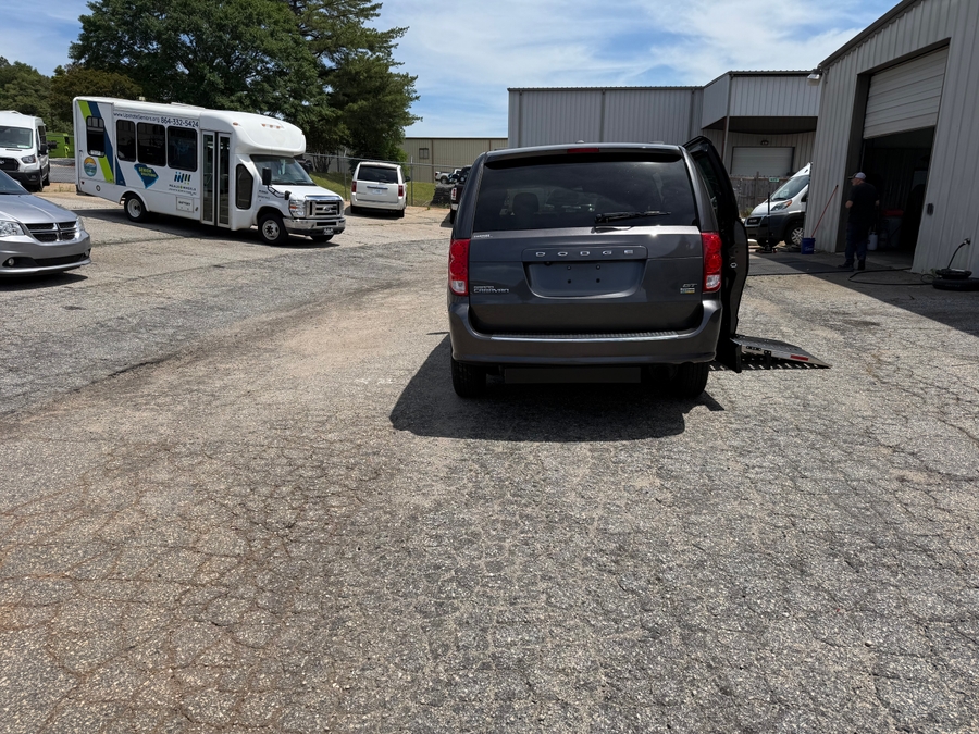 Grey Dodge Grand Caravan image number 8