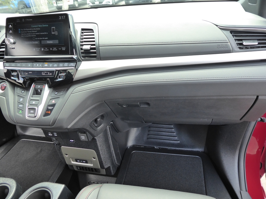 New 2026 Honda Odyssey Sport - BraunAbility Side Entry In Floor Automatic Ramp