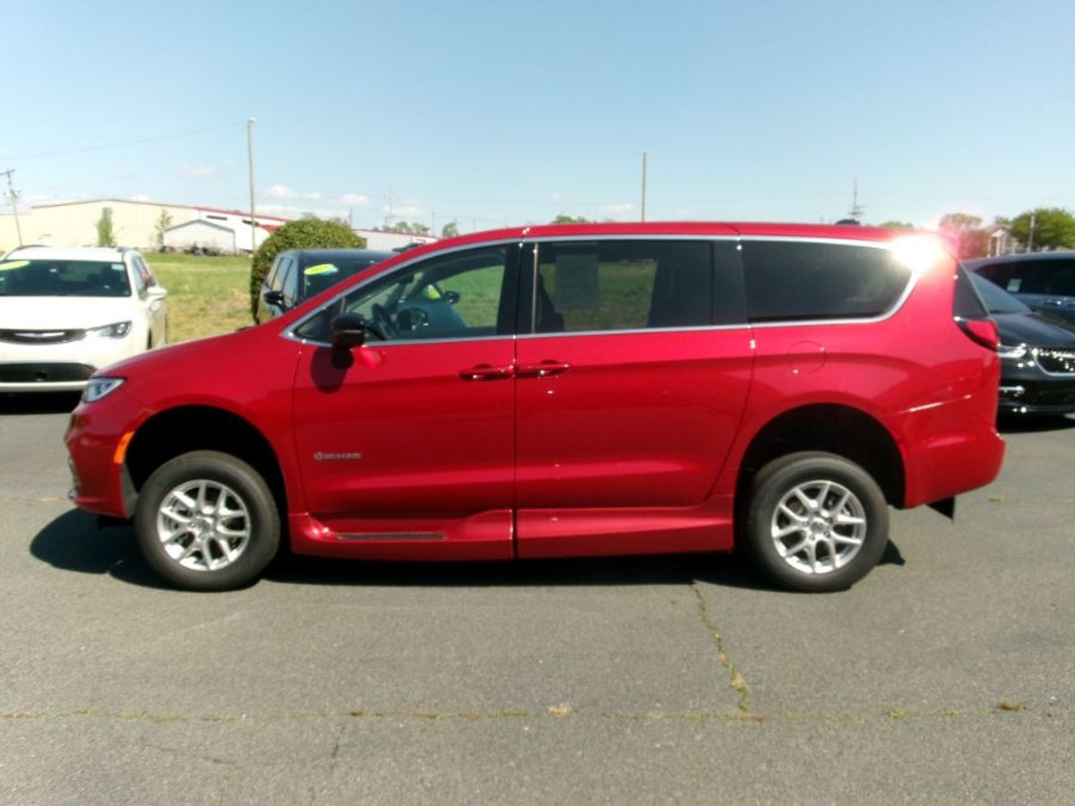 2024 CHRYSLER PACIFICA - Image 6