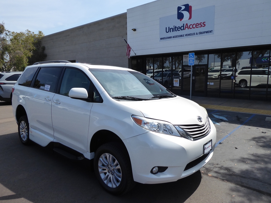 Used 2015 Toyota Sienna XLE - VMI Side Entry In Floor Automatic Ramp