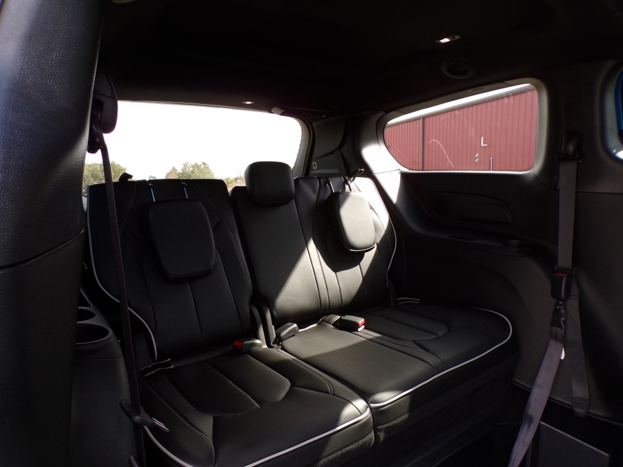 Blue Chrysler Pacifica image number 12