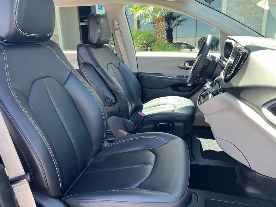 Used 2024 Chrysler Pacifica Touring L - BraunAbility Side Entry Entry Fold Out Automatic Ramp