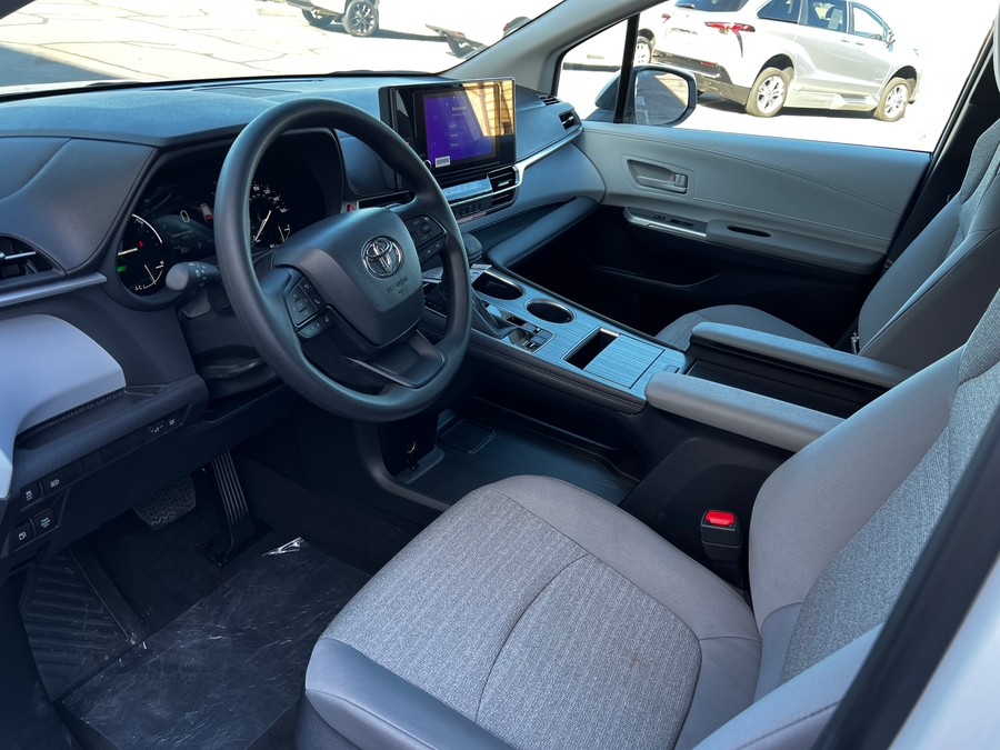 New 2026 Toyota Sienna Hybrid LE w swivel 2nd row - Vantage Mobility Commercial Rear Entry Entry Fold Out Manual Ramp