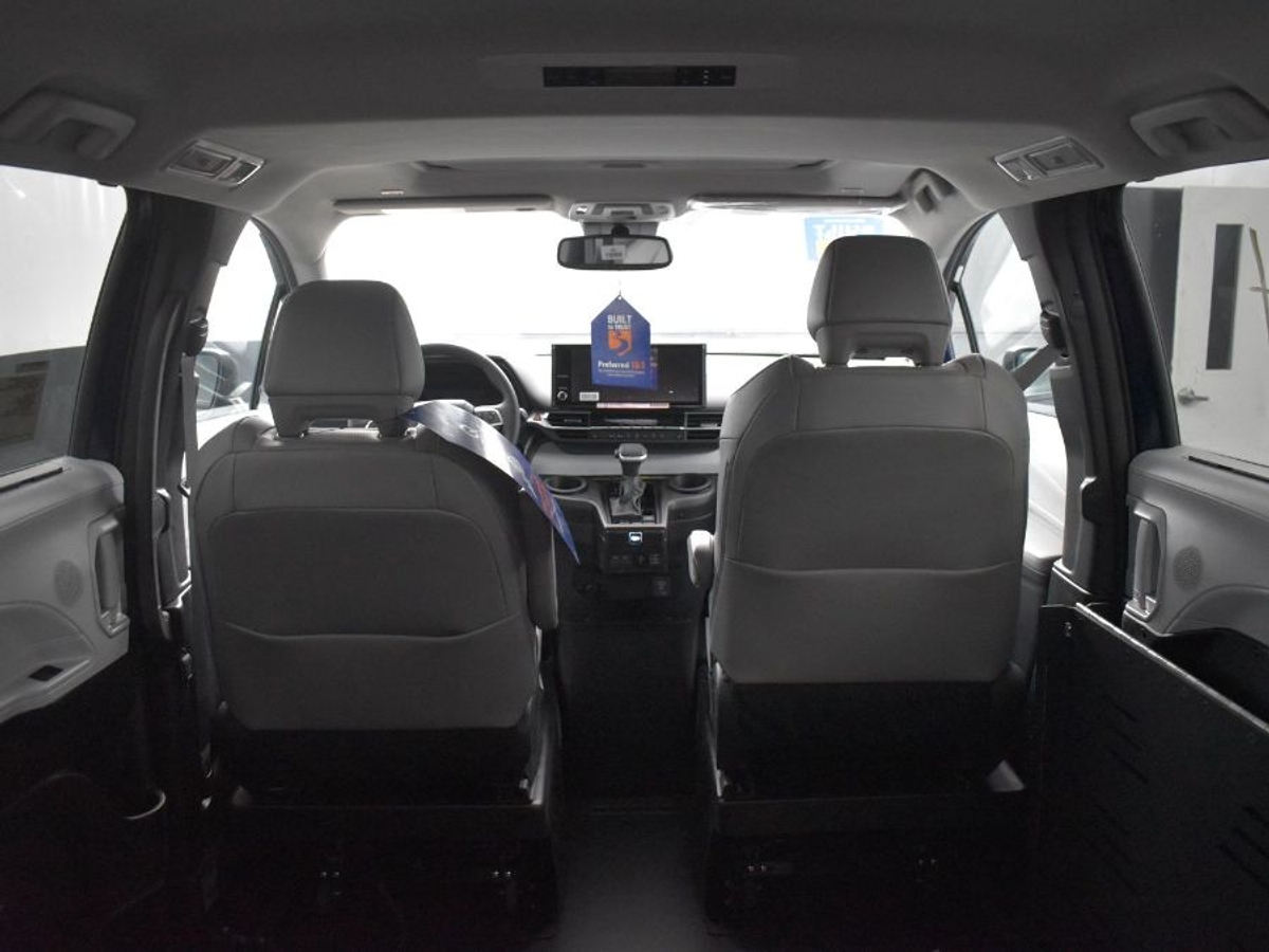 2025 TOYOTA SIENNA - Image 15