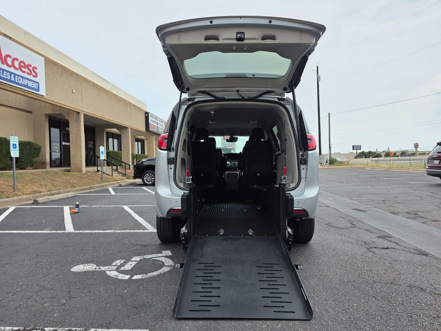 Used 2023 Chrysler Pacifica Touring L -   Entry  Ramp