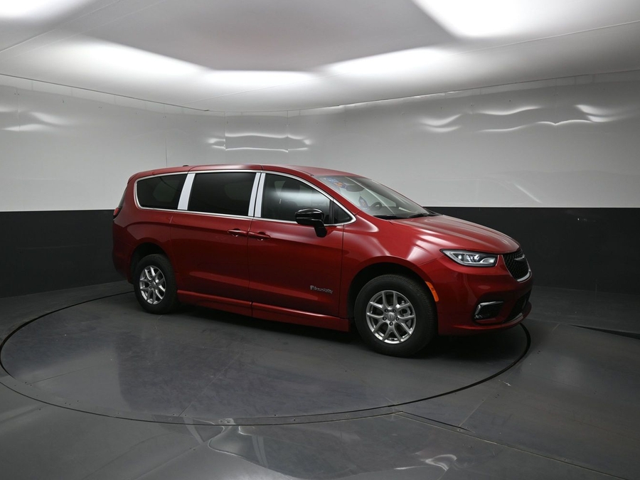 Número de imagen rojo Chrysler Pacifica 14