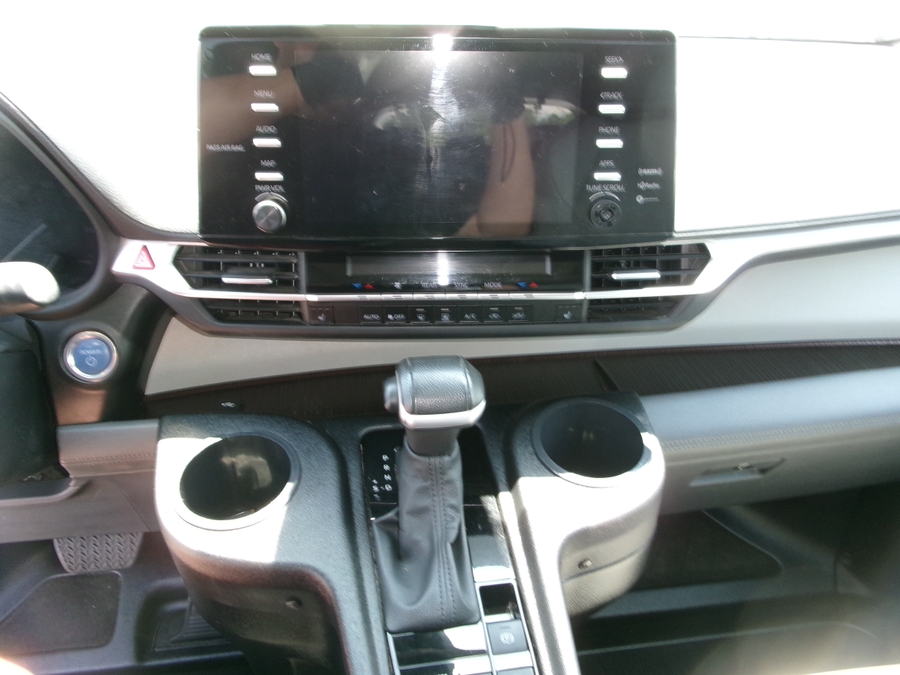 2023 Toyota Sienna XLE - Photo 12