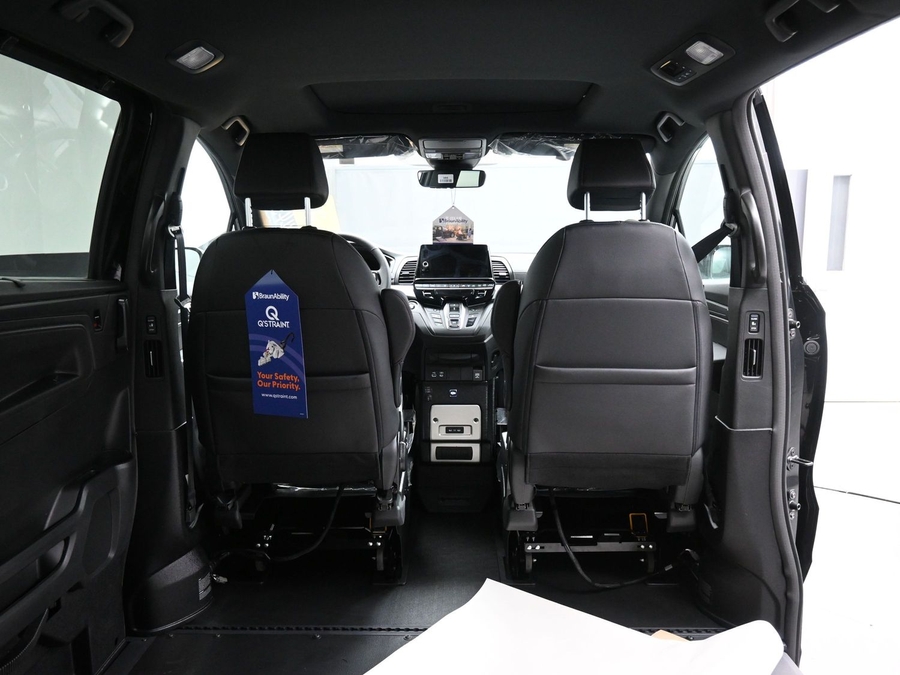 New 2026 Honda Odyssey Sport - BraunAbility Side Entry Entry In Floor Automatic Ramp