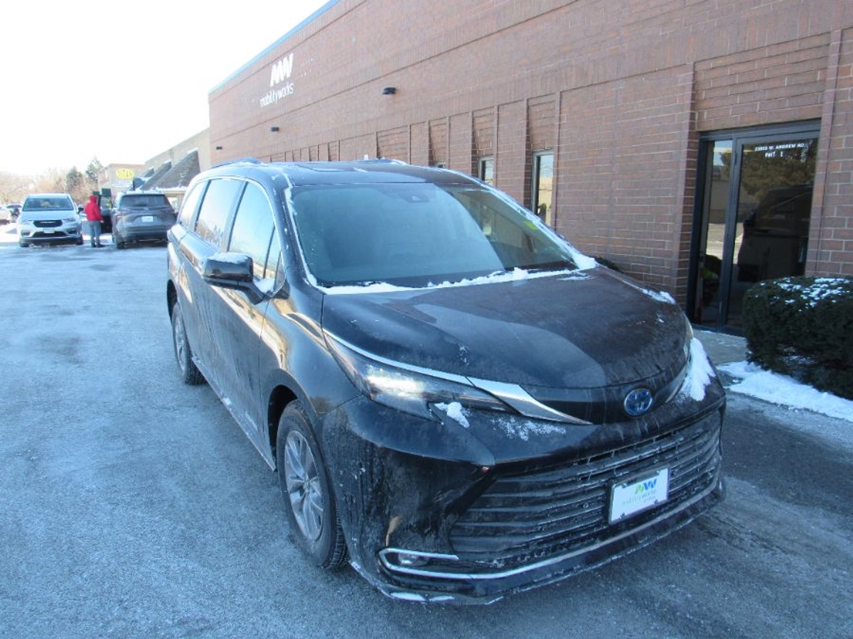 2024 TOYOTA SIENNA - Image 6