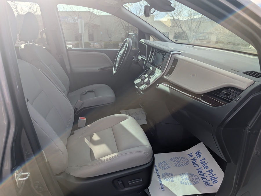 Used 2020 Toyota Sienna Limited - VMI Side Entry Entry In Floor Automatic Ramp