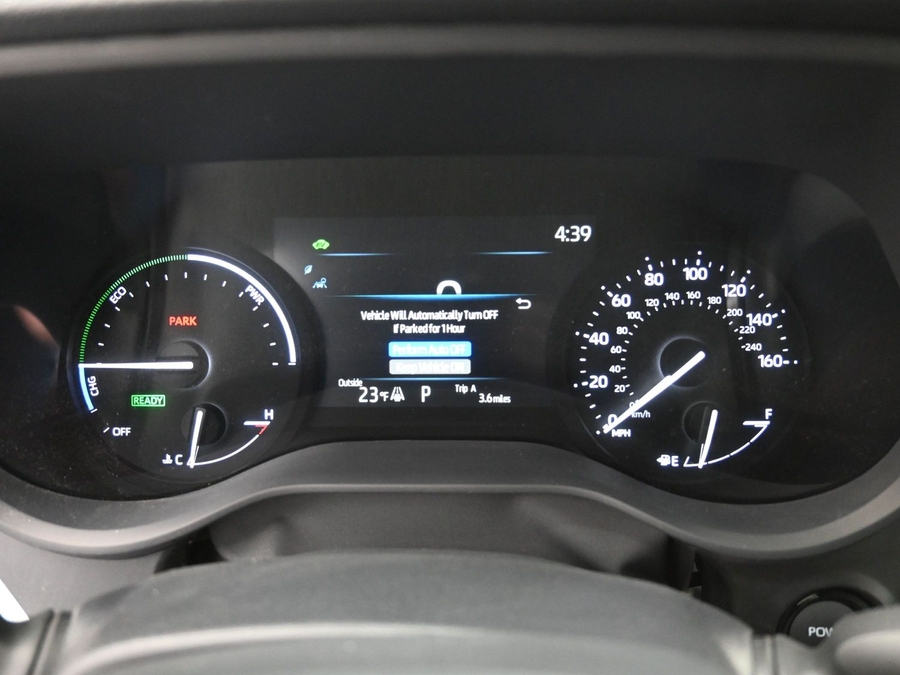 Silver Toyota Sienna image number 20