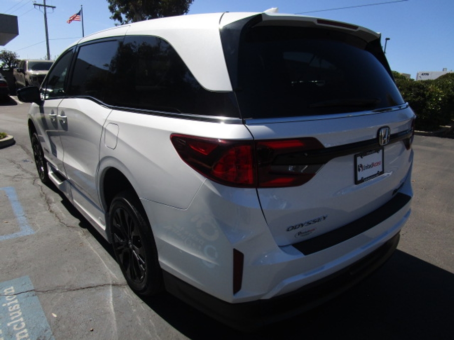 New 2026 Honda Odyssey Sport - BraunAbility Side Entry In Floor Automatic Ramp
