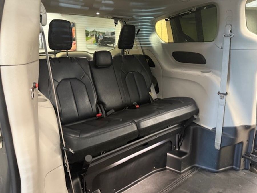 Used 2022 Chrysler Pacifica Touring L - BraunAbility Side Entry Entry Fold Out Automatic Ramp