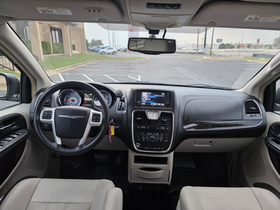 Used 2016 Chrysler Town and Country Touring-L - BraunAbility Side Entry Entry In Floor Automatic Ramp