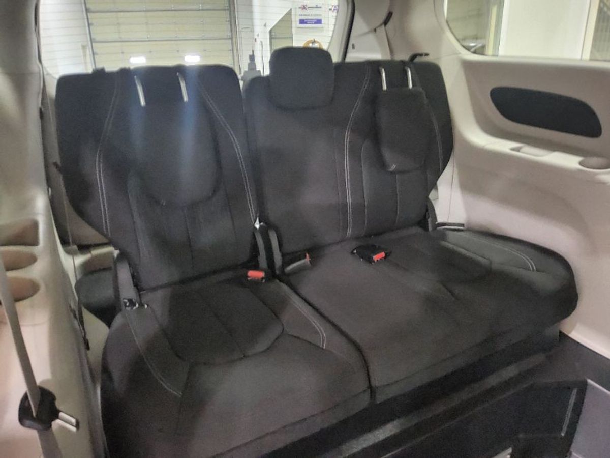 2024 CHRYSLER VOYAGER - Image 16