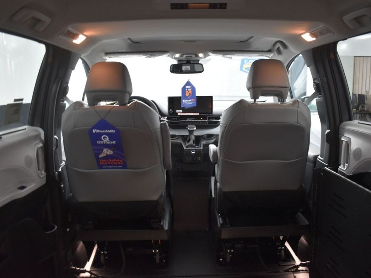 2025 TOYOTA SIENNA - Image 15