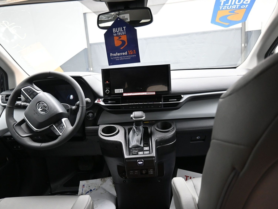 Black Toyota Sienna image number 12