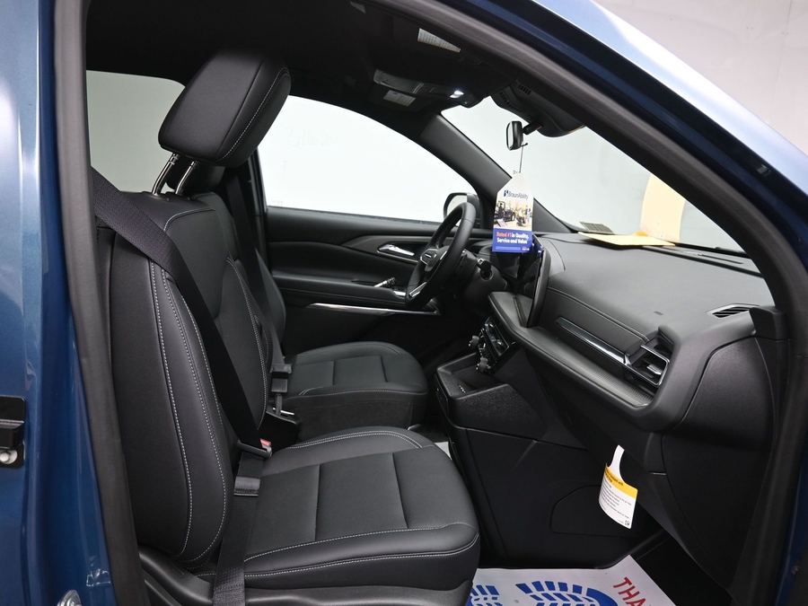 New 2025 Chevrolet Traverse 1LT Midnight - BraunAbility Side Entry Entry In Floor Automatic Ramp