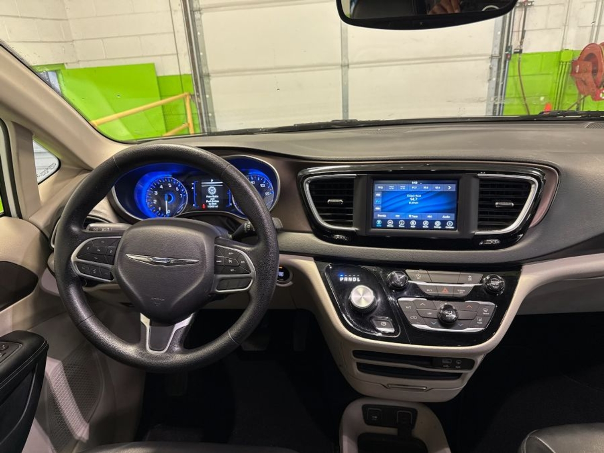 2020 CHRYSLER VOYAGER - Image 12