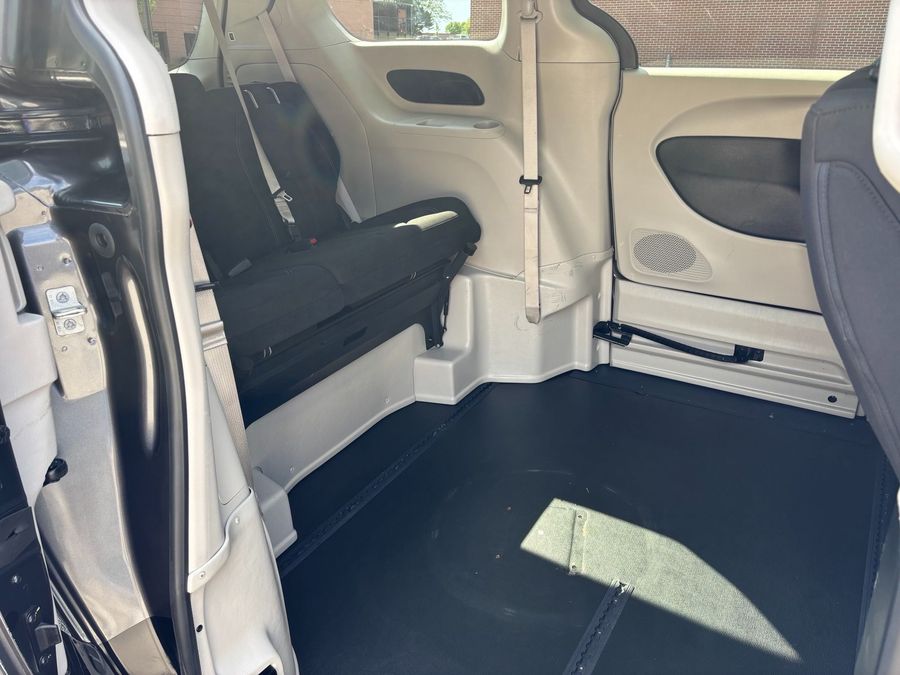 Used 2022 Chrysler Voyager LX - BraunAbility Side Entry Entry Fold Out Automatic Ramp