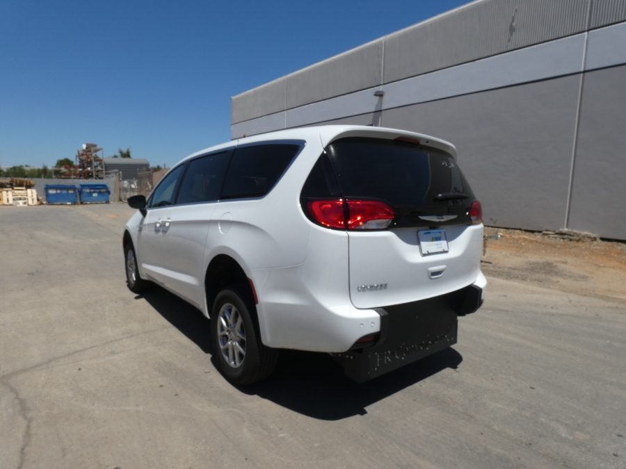 2026 Chrysler Voyager LX - Photo 9