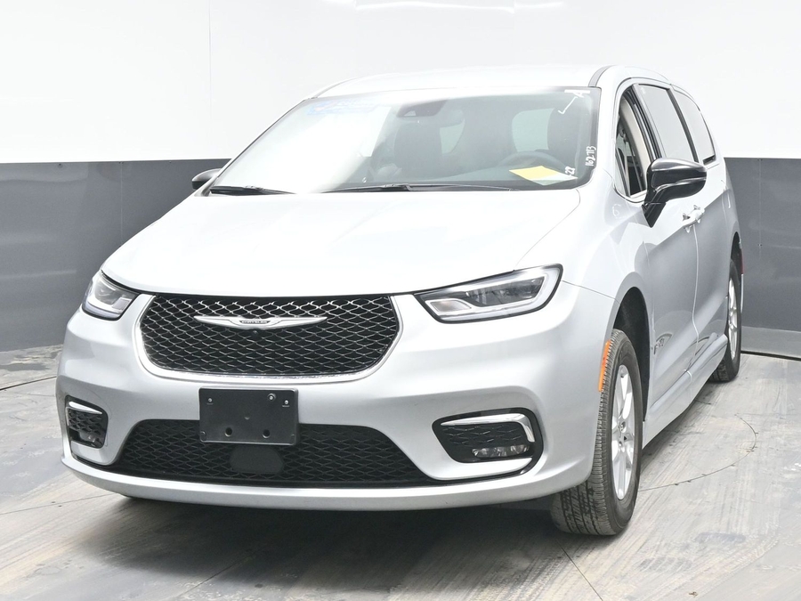 Used 2024 Chrysler Pacifica Touring L - BraunAbility Side Entry Entry Fold Out Automatic Ramp