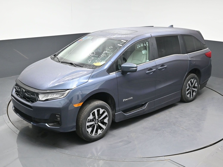 Blue Honda Odyssey image number 20