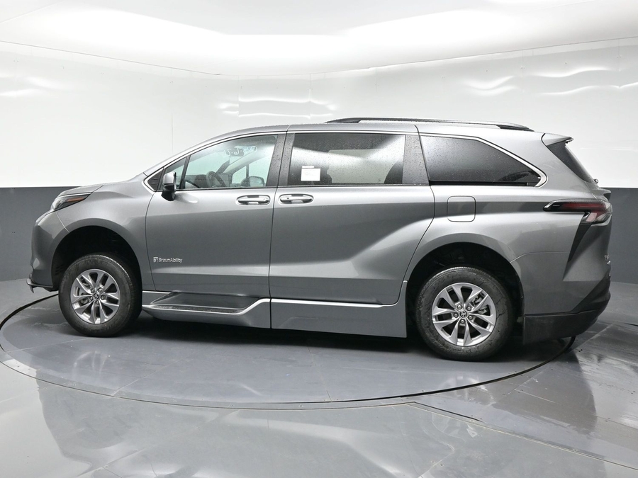 New 2026 Toyota Sienna Hybrid XLE Add - BraunAbility Side Entry In Floor Automatic Ramp