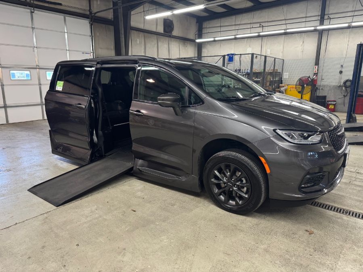 2021 CHRYSLER PACIFICA - Image 2