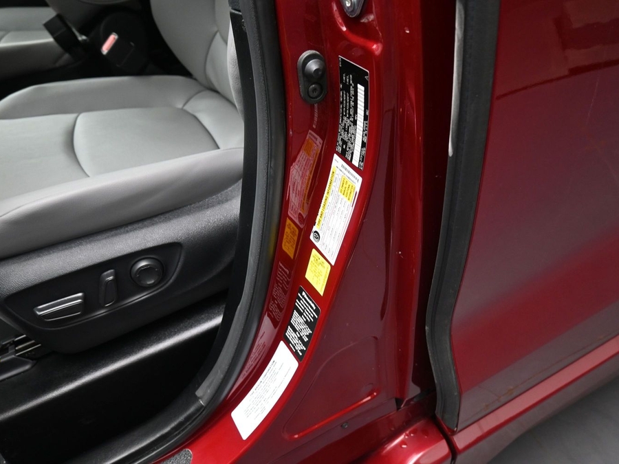 Red Toyota Sienna image number 13