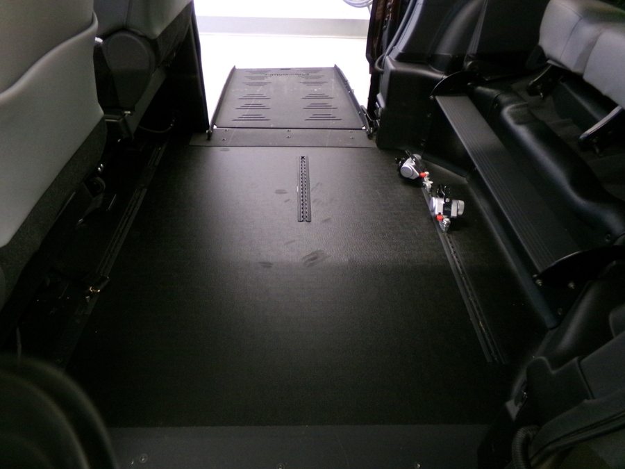 Orange Toyota Sienna image number 6