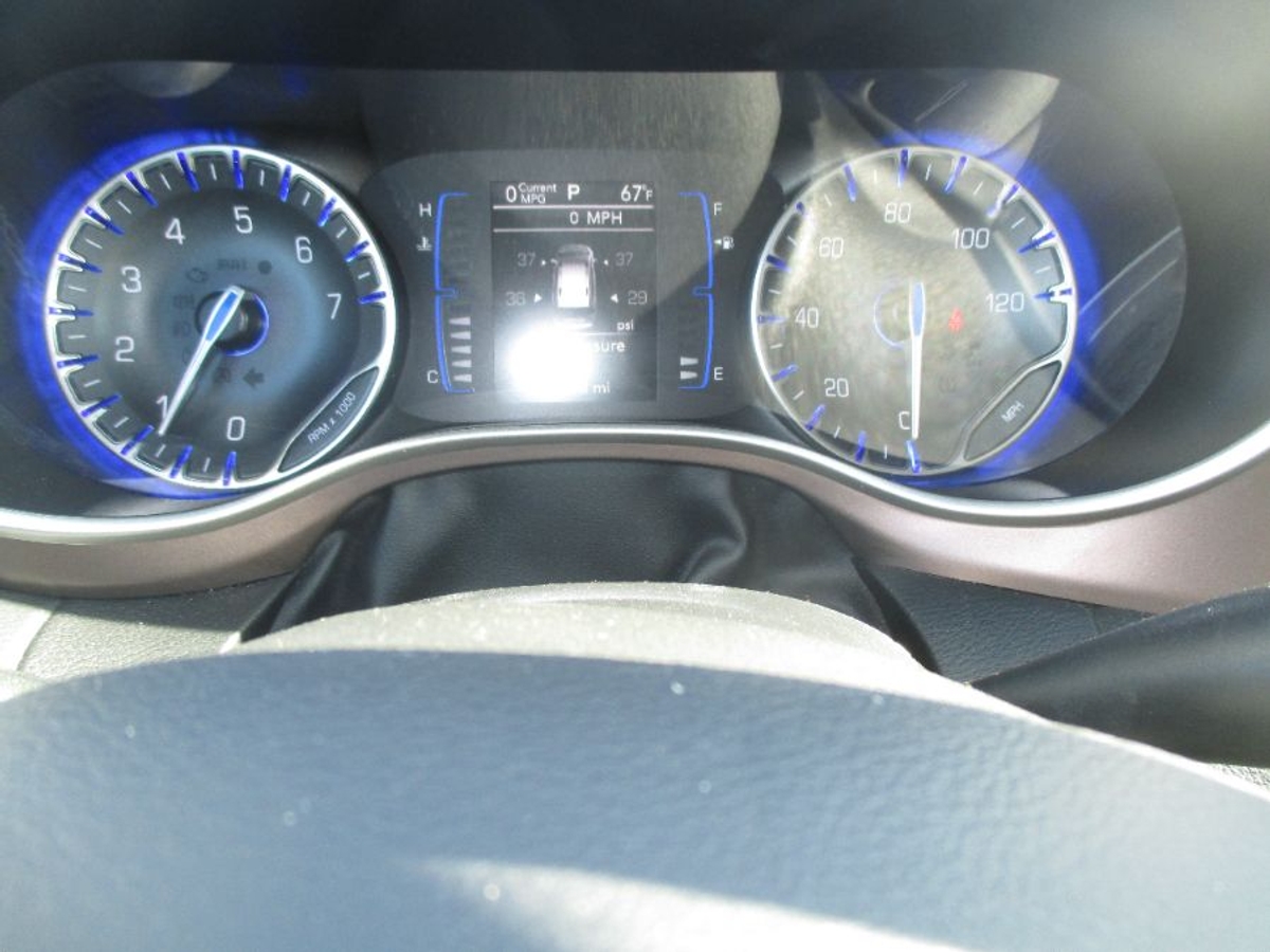 2023 CHRYSLER VOYAGER - Image 13