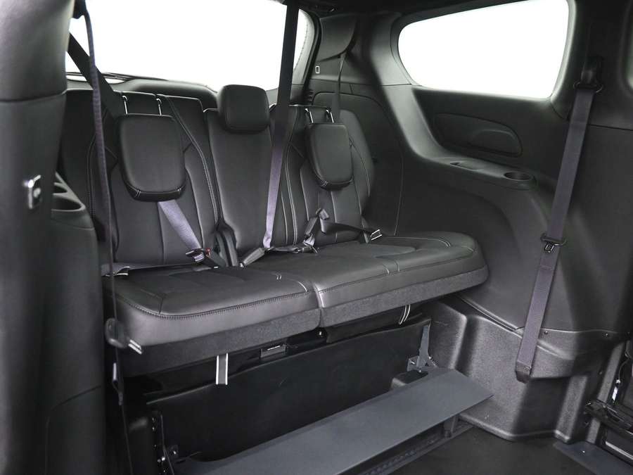 Black Chrysler Pacifica image number 3