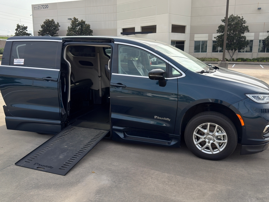Used 2024 Chrysler Pacifica Touring L - BraunAbility Side Entry Entry In Floor Automatic Ramp