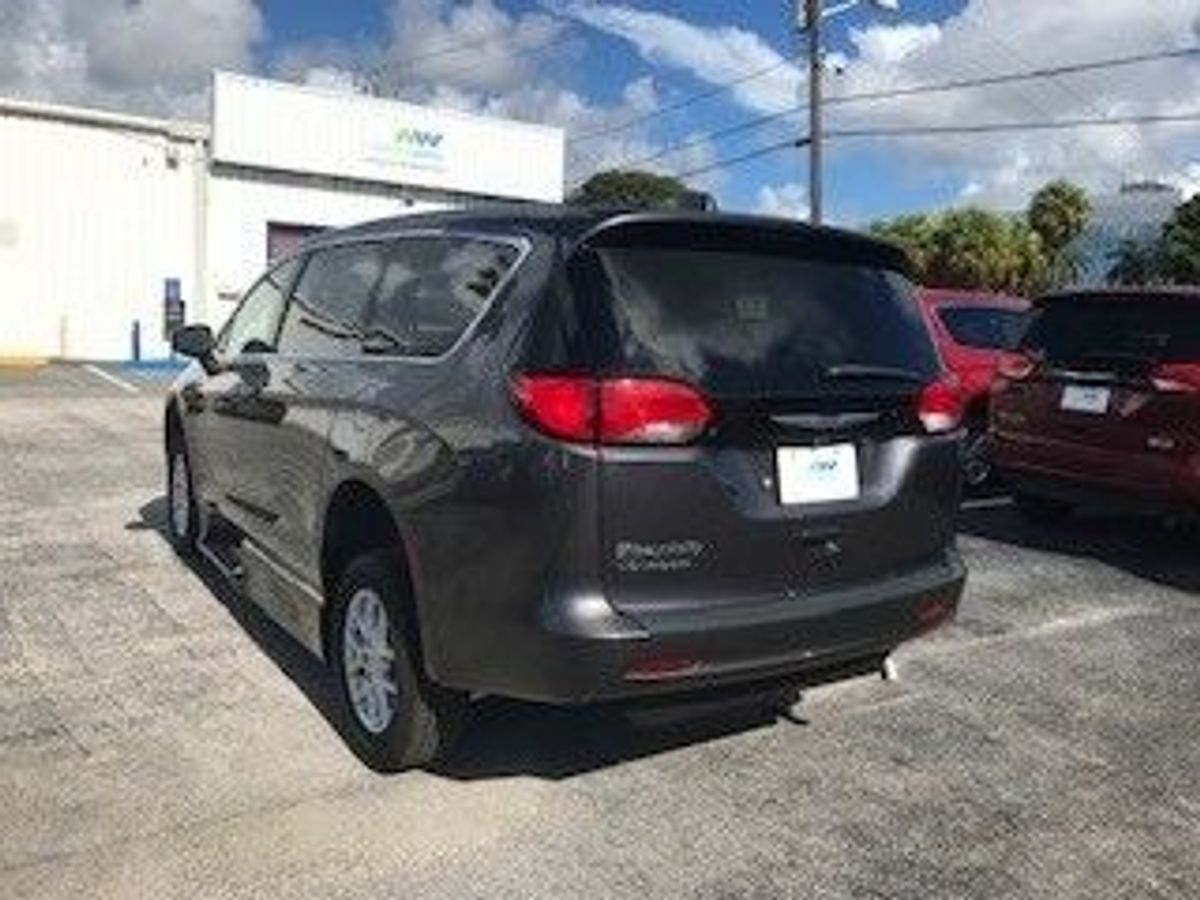 2023 CHRYSLER VOYAGER - Image 6