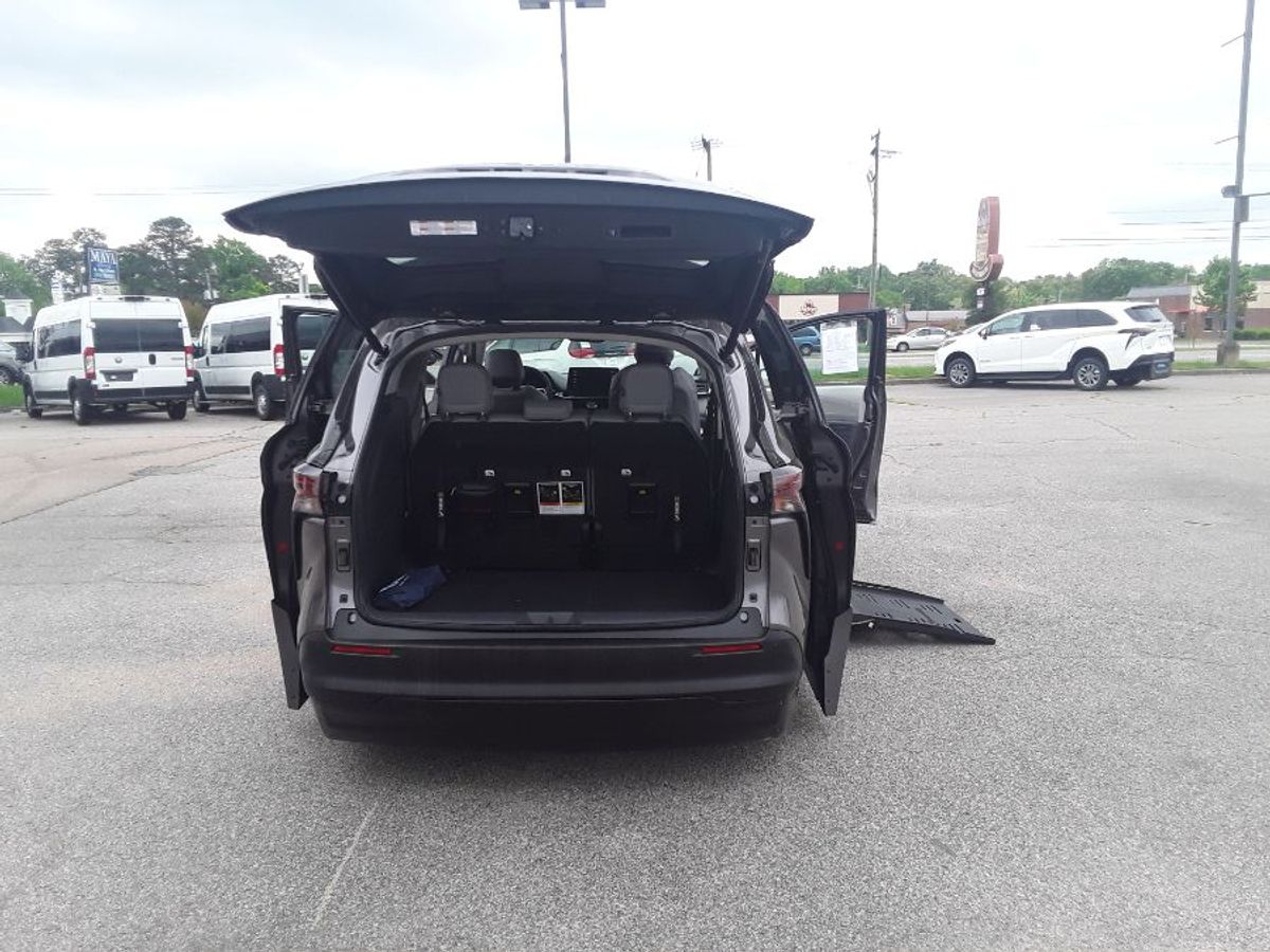 2023 TOYOTA SIENNA - Image 12