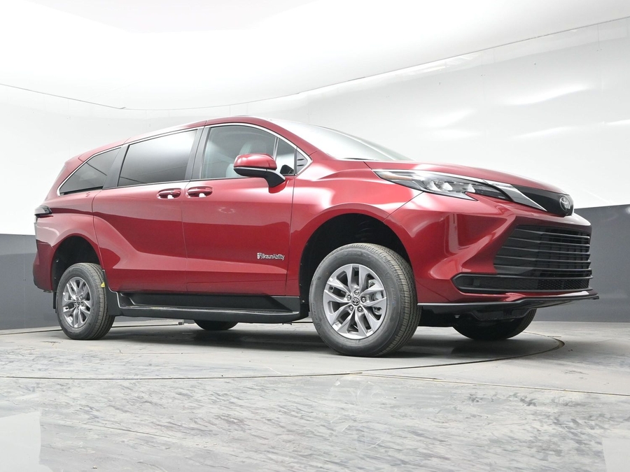 New 2026 Toyota Sienna Hybrid LE - BraunAbility Commercial Rear Entry Entry Fold Out Manual Ramp