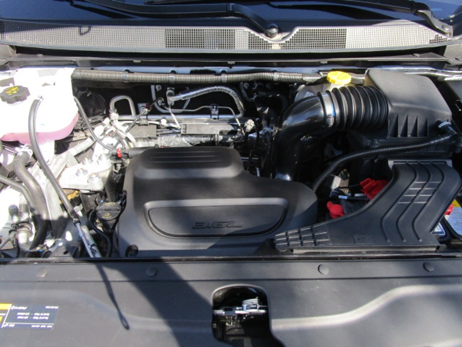 New 2025 Chrysler Voyager LX - BraunAbility Commercial Side Entry Entry Fold Out Manual Ramp