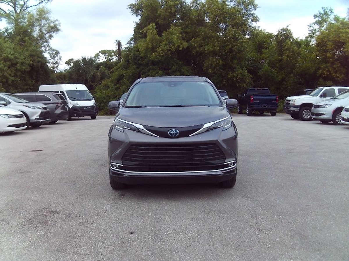 2022 TOYOTA SIENNA - Image 2